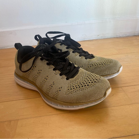 APL TechLoom Pro Shoes Size 8 Gold EUC - Picture 11 of 11
